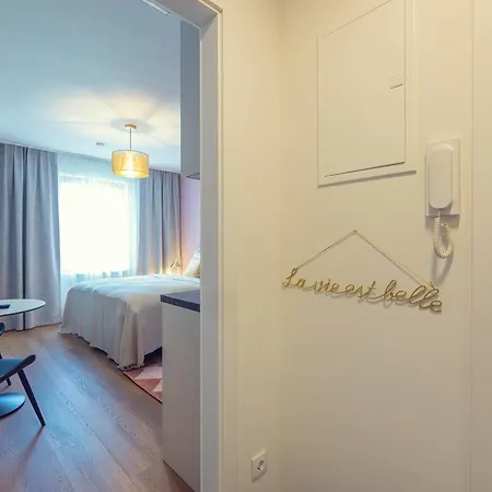 Leonart Living 52 Apartment